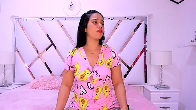 Snapshot of naughty__sara chatting on 02-12-25, 11:18 naughty sara online show from 02-12-25, 11:18