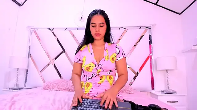 Snapshot of naughty__sara chatting on 02-12-25, 02:21 naughty sara online show from 02-12-25, 02:21