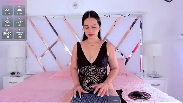 Snapshot of naughty__sara chatting on 03-12-25, 11:31 naughty sara online show from 03-12-25, 11:31