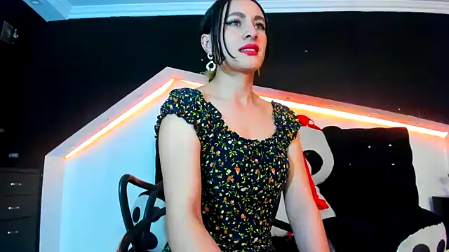 Coral Gibson online show from 01-22-25, 06:20