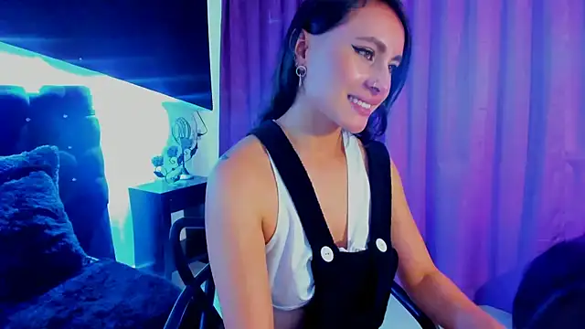 Coral Gibson online show from 01-30-25, 06:21