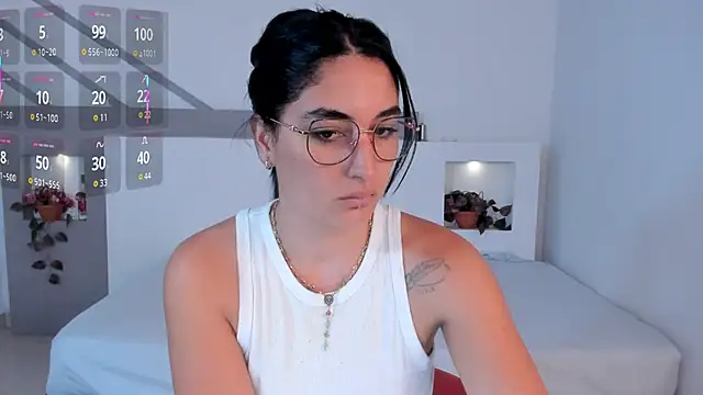 Snapshot of ScarlettWet9 chatting on 11-19-25, 11:10 ScarlettWet9 online show from 11-19-25, 11:10