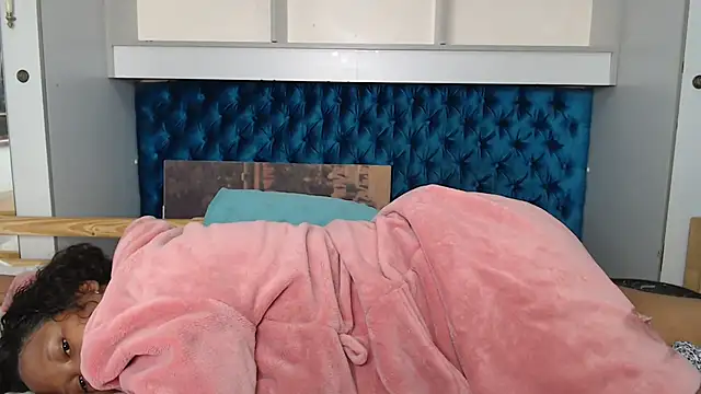 Zeeyonce696 online show from 12-02-24, 09:39