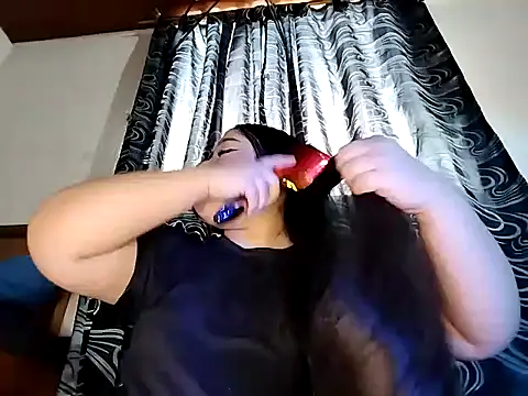 Snapshot of sharyl_24 chatting on 10-10-25, 06:51 sharyl 24 online show from 10-10-25, 06:51