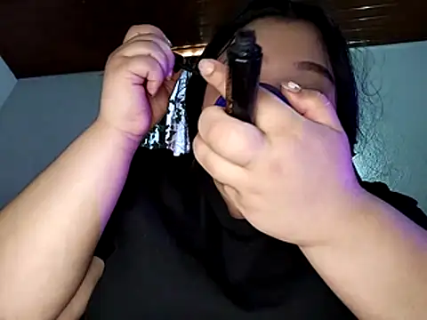 Snapshot of sharyl_24 chatting on 11-27-25, 03:14 sharyl 24 online show from 11-27-25, 03:14