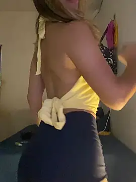 Snapshot of Carolinen chatting on 01-16-26, 08:24 Carolinen online show from 01-16-26, 08:24