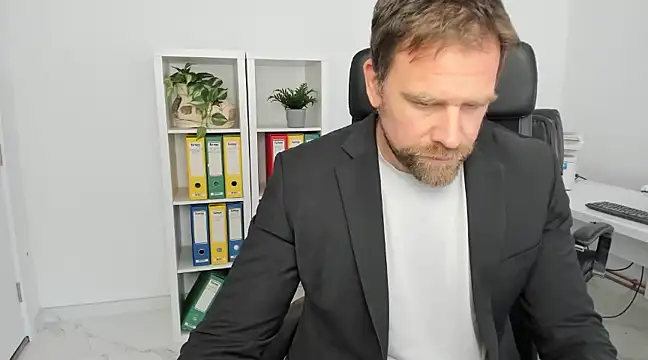 John-E-Dough online show from 12-17-24, 08:12