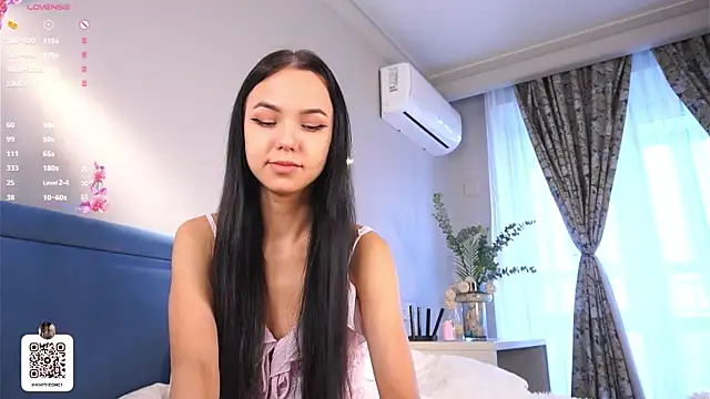 SynneFrary online show from 10-14-25, 06:03