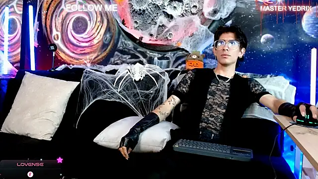 Snapshot of Yedrix chatting on 10-24-25, 02:52 Yedrix online show from 10-24-25, 02:52