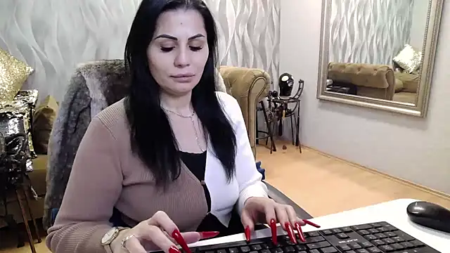 Snapshot of Sara_Poison chatting on 10-10-25, 02:43 Sara Poison online show from 10-10-25, 02:43