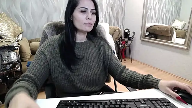 Snapshot of Sara_Poison chatting on 11-10-25, 03:27 Sara Poison online show from 11-10-25, 03:27