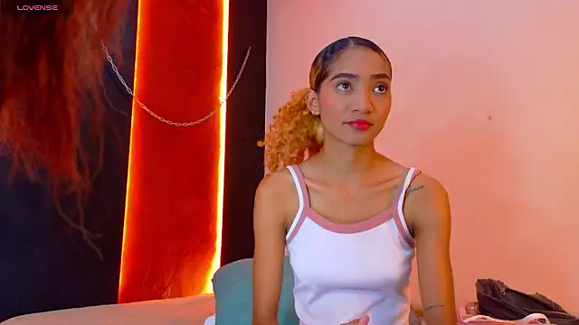 Snapshot of Charlotte_Love10 chatting on 02-11-26, 09:58 Charlotte Love10 online show from 02-11-26, 09:58