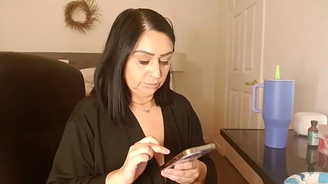 AlyssiaAmoreXO online show from 10-29-25, 04:42