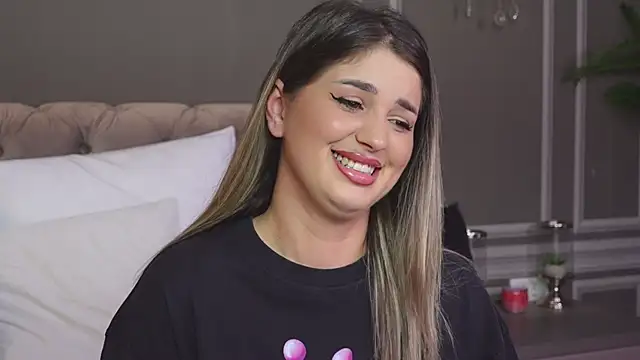 Snapshot of AnnieStylesx chatting on 01-08-25, 10:37 AnnieStylesx online show from 01-08-25, 10:37