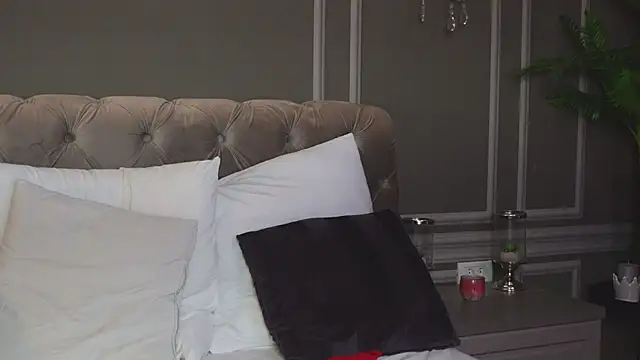 Snapshot of AnnieStylesx chatting on 01-21-25, 11:03 AnnieStylesx online show from 01-21-25, 11:03