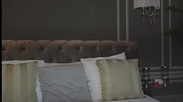 Snapshot of AnnieStylesx chatting on 10-15-25, 03:17 AnnieStylesx online show from 10-15-25, 03:17