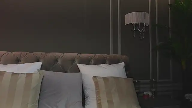 Snapshot of AnnieStylesx chatting on 10-18-25, 03:31 AnnieStylesx online show from 10-18-25, 03:31