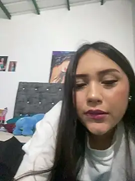 YuliiCamm online show from 12-17-24, 11:49