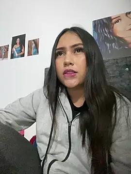YuliiCamm online show from 01-08-25, 03:29