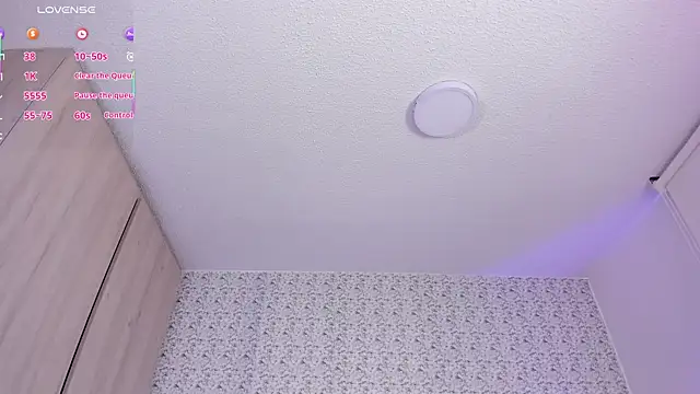 Snapshot of Sarajonnes chatting on 02-09-26, 04:44 Sarajonnes online show from 02-09-26, 04:44