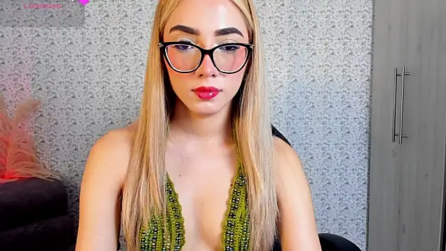 Snapshot of Sarajonnes chatting on 04-02-26, 06:16 Sarajonnes online show from 04-02-26, 06:16