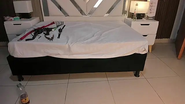 ValentinaThomas online show from 10-11-25, 09:02