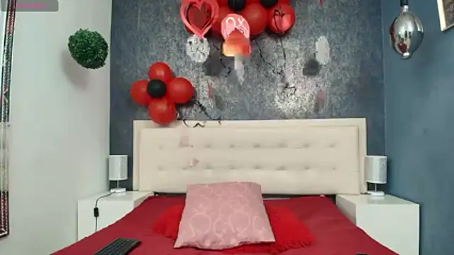 Snapshot of Celestial_Queen_ chatting on 02-17-26, 02:46 Celestial Queen online show from 02-17-26, 02:46