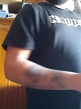 Snapshot of Dikkiduohottt chatting on 10-14-25, 11:55 Dikkiduohottt online show from 10-14-25, 11:55