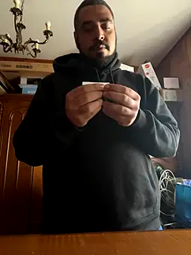 Snapshot of Dikkiduohottt chatting on 11-26-25, 02:18 Dikkiduohottt online show from 11-26-25, 02:18