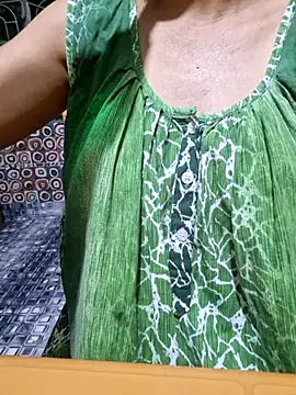 Snapshot of Melody_Shyla chatting on 10-25-25, 09:42 Melody Shyla online show from 10-25-25, 09:42