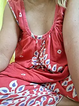 Snapshot of Melody_Shyla chatting on 10-29-25, 11:17 Melody Shyla online show from 10-29-25, 11:17