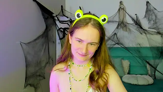 L1ittle kitty  online show from 10-27-25, 06:39