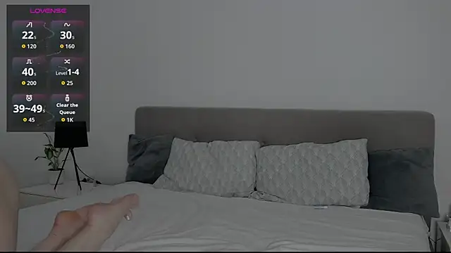 AllisonSky online show from 11-19-25, 04:07