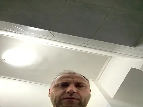 Lecatore80 online show from 11-18-25, 05:17