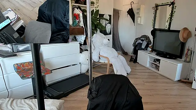 CeriseLapine online show from 11-18-25, 12:53