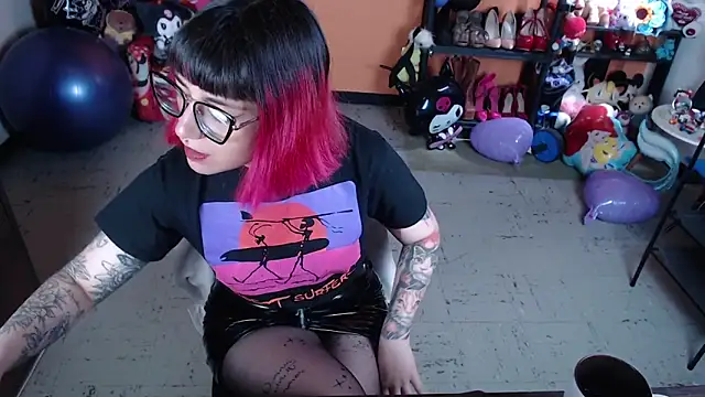 MissMiia2 online show from 10-13-25, 02:06