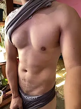 Snapshot of alburt_1996 chatting on 11-19-25, 04:12 alburt 1996 online show from 11-19-25, 04:12