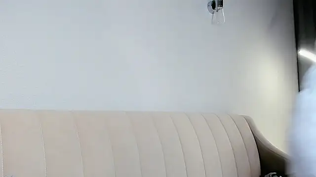 LilianSwall online show from 10-17-25, 12:52