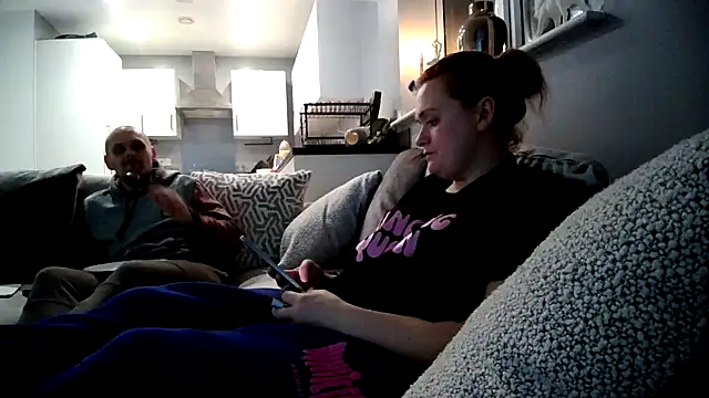 Snapshot of DynamicDuo_oxo chatting on 12-04-24, 09:57 DynamicDuo oxo online show from 12-04-24, 09:57