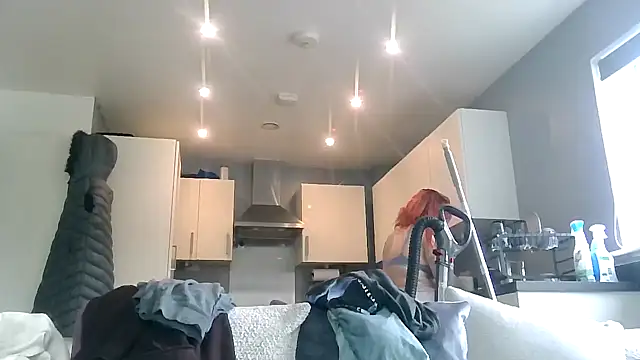 Snapshot of DynamicDuo_oxo chatting on 02-12-25, 11:40 DynamicDuo oxo online show from 02-12-25, 11:40