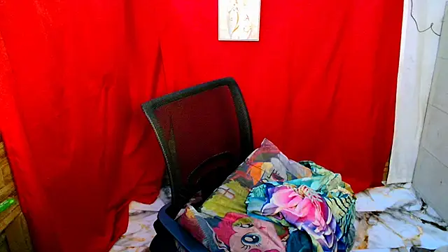 UrAmazingCassy online show from 10-23-25, 05:33