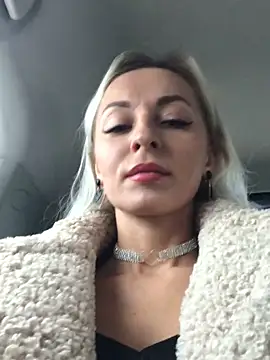 Snapshot of Diamond_Bunny_ chatting on 12-14-24, 12:23 Diamond Bunny  online show from 12-14-24, 12:23