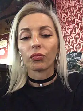 Snapshot of Diamond_Bunny_ chatting on 01-07-25, 04:27 Diamond Bunny  online show from 01-07-25, 04:27