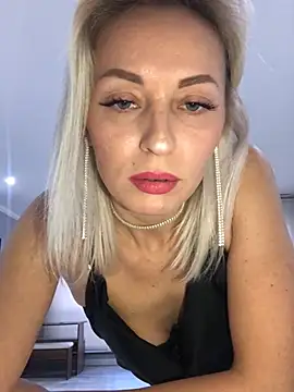 Snapshot of Diamond_Bunny_ chatting on 02-20-25, 03:41 Diamond Bunny  online show from 02-20-25, 03:41