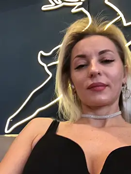 Snapshot of Diamond_Bunny_ chatting on 03-15-25, 12:45 Diamond Bunny  online show from 03-15-25, 12:45