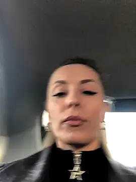 Snapshot of Diamond_Bunny_ chatting on 11-05-25, 01:55 Diamond Bunny online show from 11-05-25, 01:55