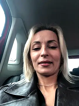 Snapshot of Diamond_Bunny_ chatting on 11-09-25, 11:08 Diamond Bunny online show from 11-09-25, 11:08