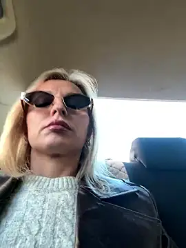 Diamond Bunny  online show from 01-09-26, 09:23