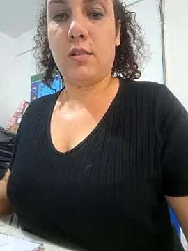 Snapshot of litha_luna chatting on 10-21-25, 12:17 litha luna online show from 10-21-25, 12:17