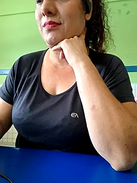 Snapshot of litha_luna chatting on 12-18-25, 12:00 litha luna online show from 12-18-25, 12:00